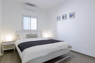 Geula Seaside - 2Bedroom & Free Parking - By Vacay - Tel Aviv - 9