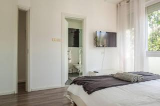 Big Apartment Next to Gordon Beach Plus Free Parking - Tel Aviv - 6