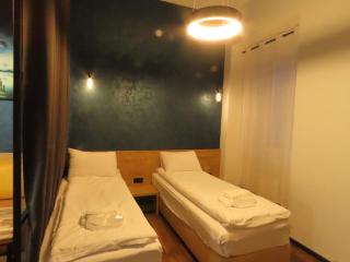 2BR loft apartment near Liberty square - 8