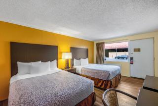 Econo Lodge Beach and Boardwalk - Atlantic City - 6
