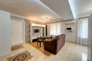 Excellent apartment Druzhby Narodov boulevard 3a. Lybedskaya metro station - Kiev - 5