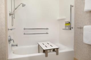 Holiday Inn Express & Suites - Beaver Dam by IHG - 9