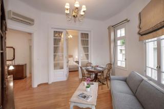 Neoclassical Apartment close to Syntagma-Plaka by GHH - 5