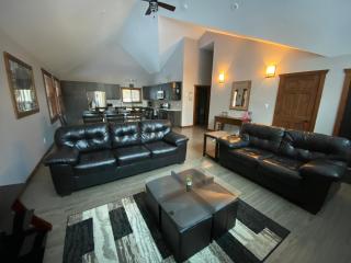 Wolf Den - Valemount - 2