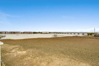Water's Edge 112 - 4