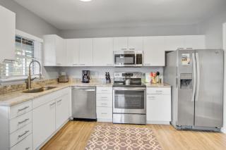 Palm Boulevard 2403 - Downstairs - 9