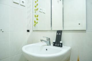 Elegant Studio Apartment at Nifarro Park By Travelio - 1