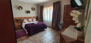 Aero Lodge Guest House - Middelburg - 3