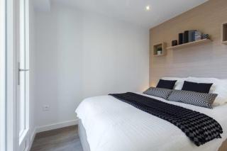 Haven of Peace 1-Br Terrace with Sea View & Pool - 3