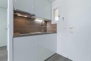 Haven of Peace 1-Br Terrace with Sea View & Pool - 2