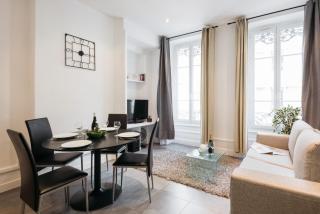 DIFY Glamour - Place des Brotteaux - Lione - 7
