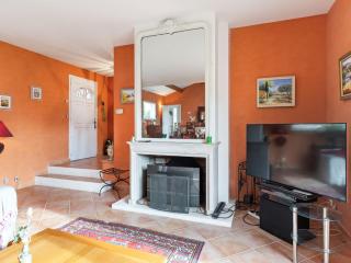 Charming Holiday Home in Lorgues with Private Pool - Lorgues - 4