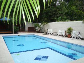 Juquehy Private AC e vent nas 4 suites 2 gelad quarto terreo terraco panoramico jard churrasq wifi filtro agua privativos piscina coletiva condo fechado seguranca otima localizacao SEM roupa cama mesa banho - 0