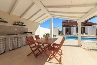 Cozy villa Nina with private pool near Pula, 2km from the beach - 3