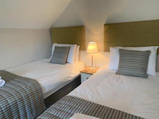 Llwyngwair Manor, Newport, PEMBROKESHIRE - Newport - 1