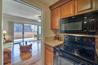 Downtown Air Conditioned Condo Walk to Beaches - Kailua-Kona - 4