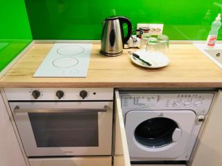 Turquoise and Magenta Apartment - 4