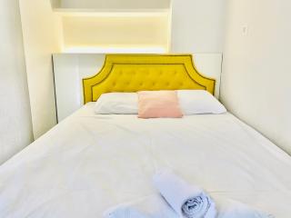 Turquoise and Magenta Apartment - Sofia - 6