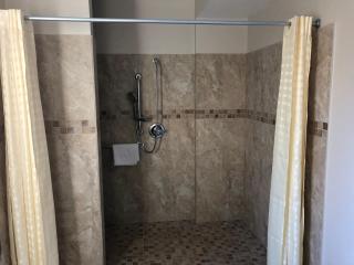 American Inn - Ontario - 5
