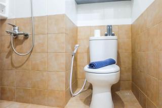 Warm and Cozy 2BR Green Pramuka Apartment near Mall By Travelio - Giacarta - 2