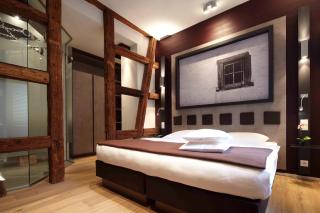 Hotel und Weinhaus Zum Krug - 0