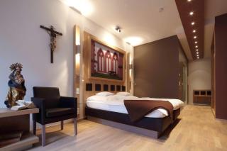 Hotel und Weinhaus Zum Krug - 6