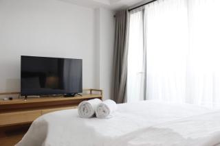 Comfy & Artsy Studio at Beverly Dago Apartment By Travelio - 5