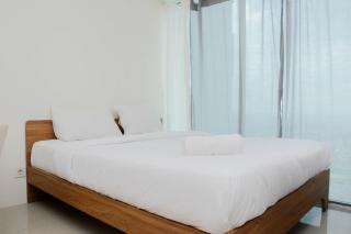Comfy and Warm Studio Grand Kamala Lagoon Apartment By Travelio - Bekasi - 0