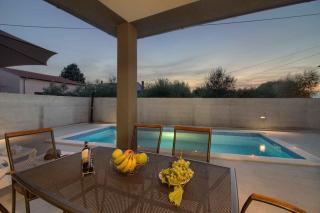 Charming villa Sissano with private pool near Pula - Šišan - 8