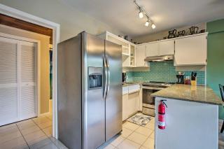 Walk to Turtle Beach from Kailua-Kona Apt! - 4