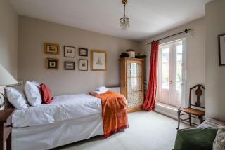 Charming Chiswick Home near Ravenscourt Park by UndertheDoormat - Londra - 1