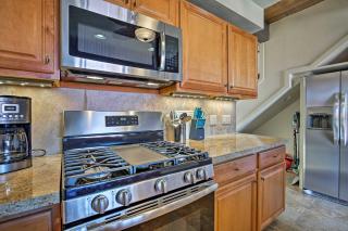 Kona Condo w/ View, Walk to Beach & Restaurants - 3