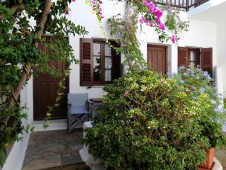 Christina Hotel, Adults Only, Heated Salt Water Pool - Naousa - 2