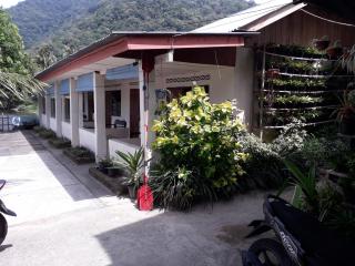 Beach Guest House - Maninjau - 5
