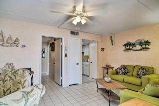 Less Than 2 Mi to Upham Beach Colorful Bungalow with Pool - St Pete Beach - 3