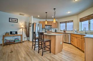 Modern Retreat with Hot Tub - Steps to Lake Chelan! - Manson - 7