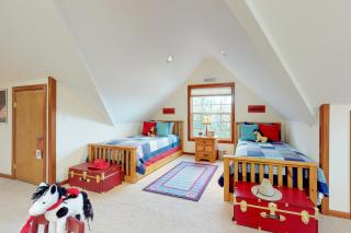 Blackbird Manor - 4
