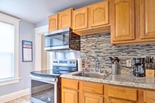 Cozy Milwaukee Duplex Walk to Fairgrounds! - 7