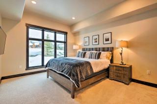 Luxe Canyons Ski Resort Condo - Walk to Ski Lift! - 2