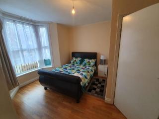 London Zone 2 Three Bedroom Apartment - Londra - 9