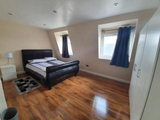 London Modern 4 Bedroom Apartment - London - 8