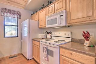 Hike, Fish and Enjoy Pond On-Site Bison Ranch Cabin - Overgaard - 2