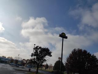 Days Inn & Suites by Wyndham Merrillville - Merrillville - 0
