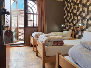 Envoy Hostel and Tours - Tbilisi - 4