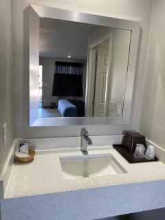 Tweetys 9 Diamond Inn - Houston - 6
