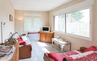 2 Bedroom Gorgeous Apartment In Caromb - Caromb - 4