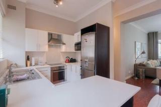 Modern Apartment in Rosebank - 4