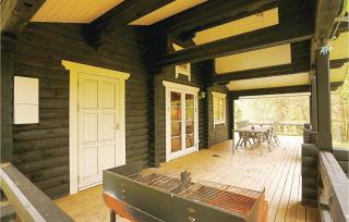 Three-Bedroom Holiday Home In Aakirkeby - 2