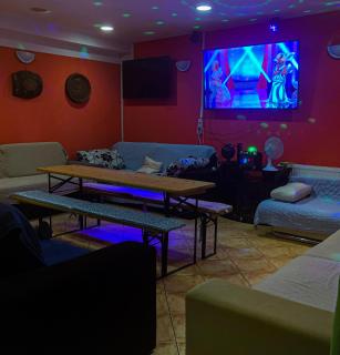 Whole basement former pub3 for bachelor / bachelorette party - 5