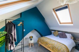 The Hollywood - Beautiful 3 Bedroom House - 5